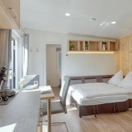 Dom wakacyjny Tiny Haus 73 Am Brombachsee